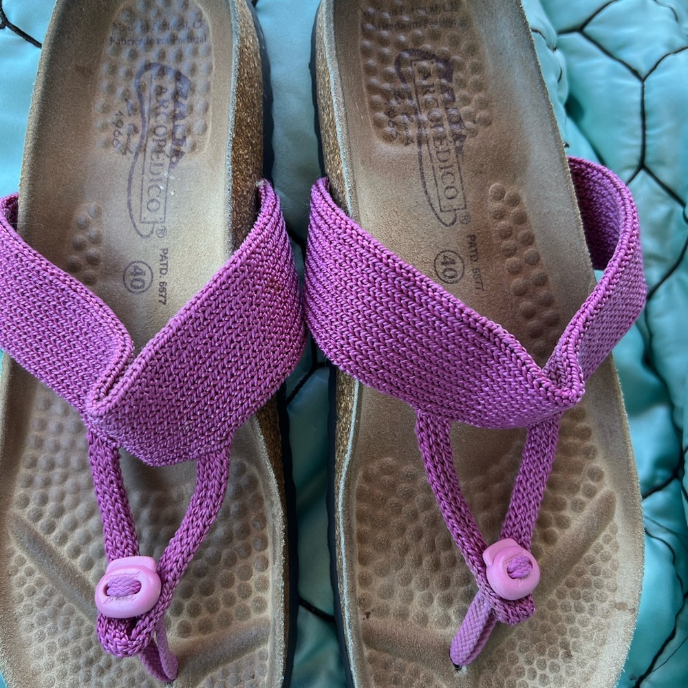 Arcopedico Pink Thong Sandals